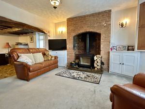 Lounge- click for photo gallery